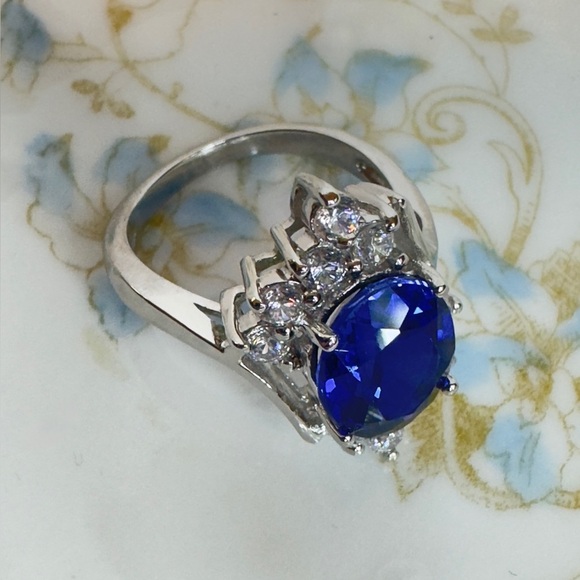 Vivid Blue Ceylon Sapphire Sterling Silver Ring (6.5) - Picture 5 of 10